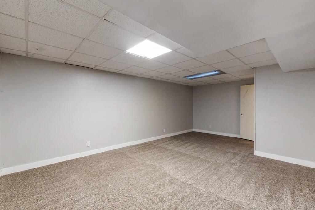Large Remodeled Home With 5 Bedrooms 4 King Bed Centennial Exterior photo