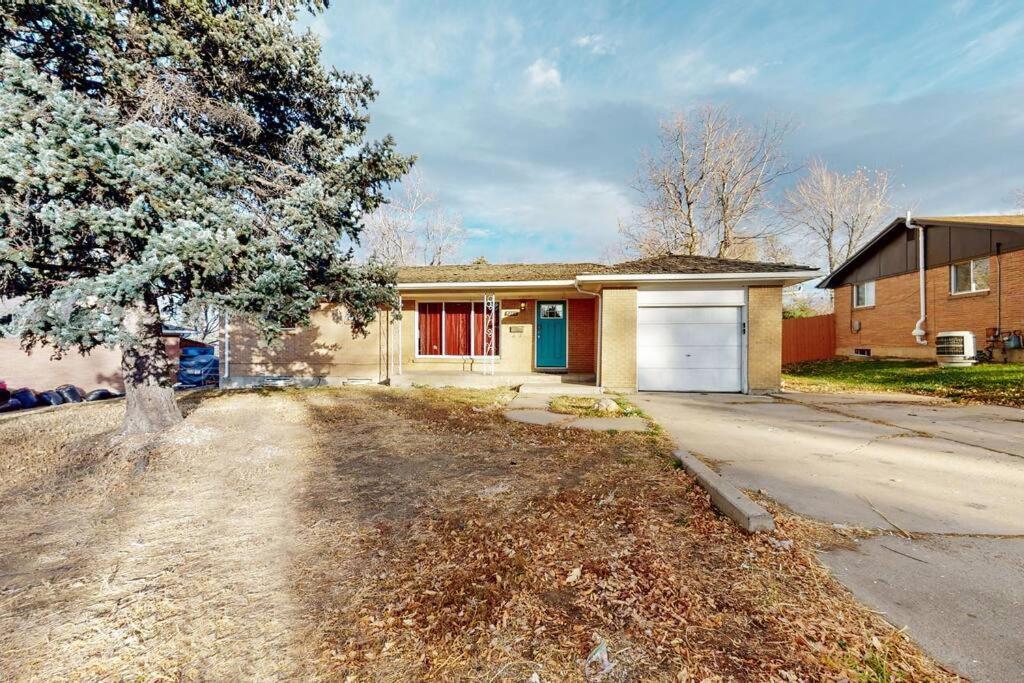 Large Remodeled Home With 5 Bedrooms 4 King Bed Centennial Exterior photo