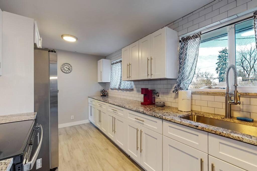 Large Remodeled Home With 5 Bedrooms 4 King Bed Centennial Exterior photo