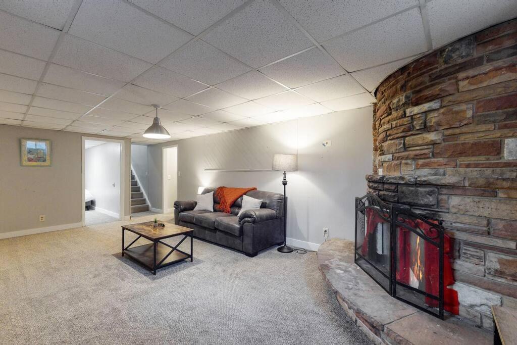Large Remodeled Home With 5 Bedrooms 4 King Bed Centennial Exterior photo